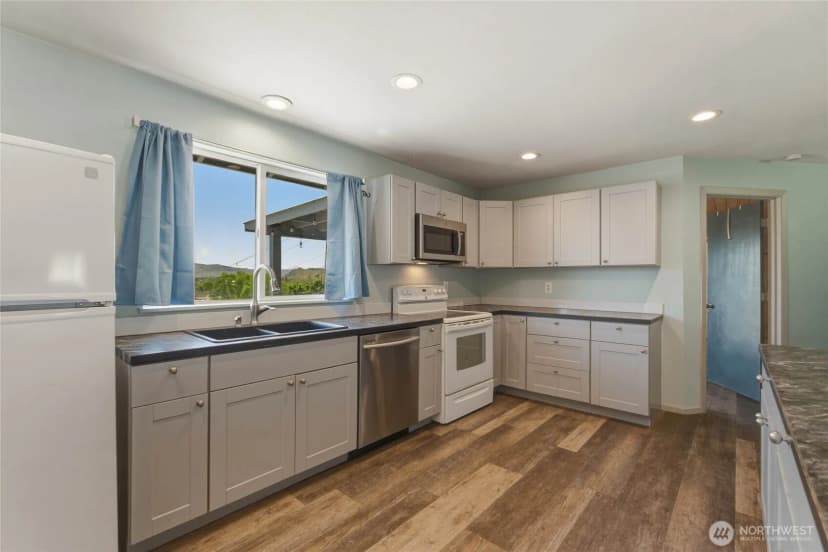Property photo for 504 Ash Street, Omak photo 10