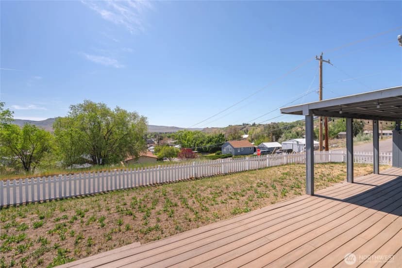 Property photo for 504 Ash Street, Omak photo 6