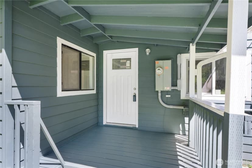 Property photo for 22504 Maple Drive Nw, Lakebay photo 3