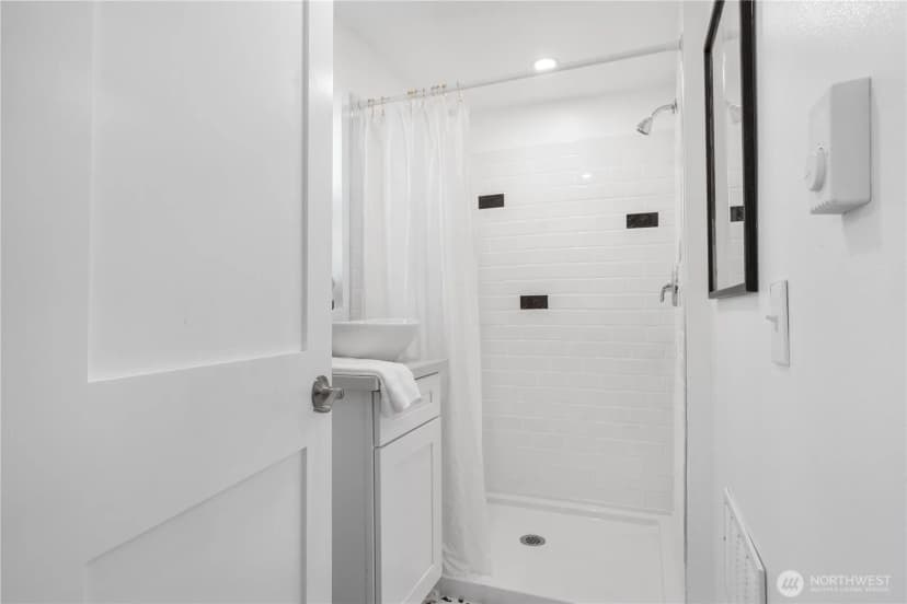 Property photo for 22504 Maple Drive Nw, Lakebay photo 14