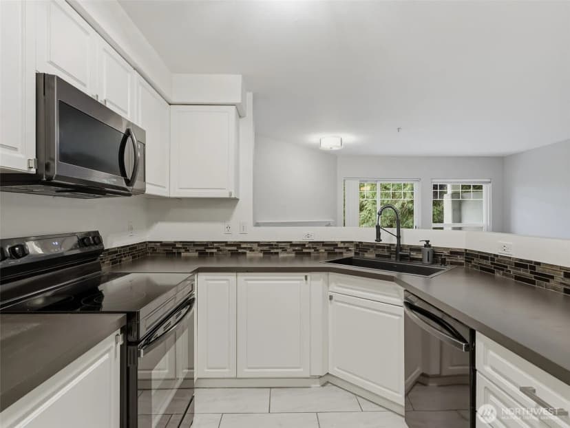 Property photo for 18501 Se Newport Way #h136, Issaquah photo 7