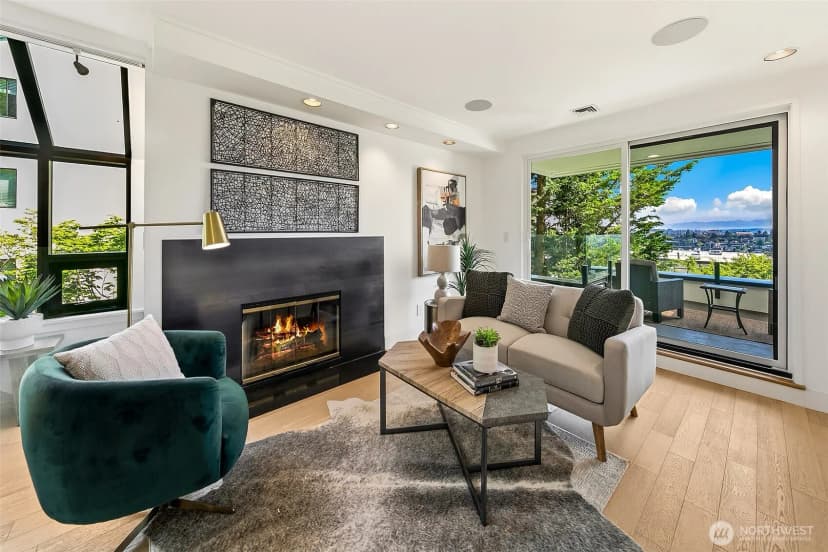 Property photo for 2400 Aurora Avenue N #210, Seattle photo 12