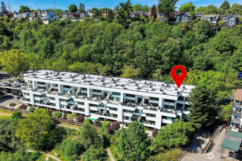 Property photo for 2400 Aurora Avenue N #210, Seattle photo 33