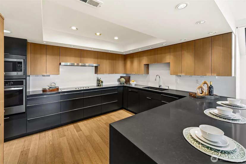 Property photo for 2400 Aurora Avenue N #210, Seattle photo 18