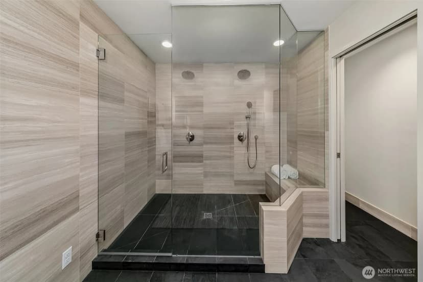 Property photo for 2400 Aurora Avenue N #210, Seattle photo 25