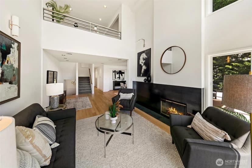 Property photo for 2400 Aurora Avenue N #210, Seattle photo 5