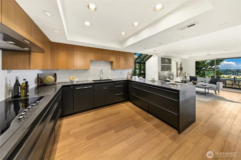 Property photo for 2400 Aurora Avenue N #210, Seattle photo 16