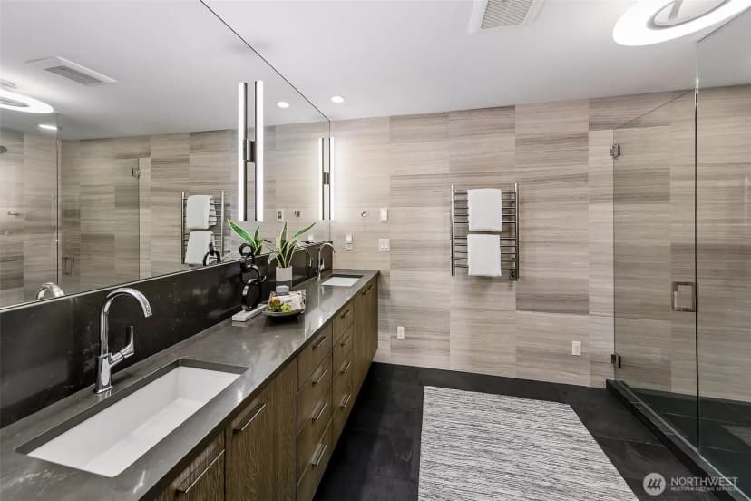 Property photo for 2400 Aurora Avenue N #210, Seattle photo 24