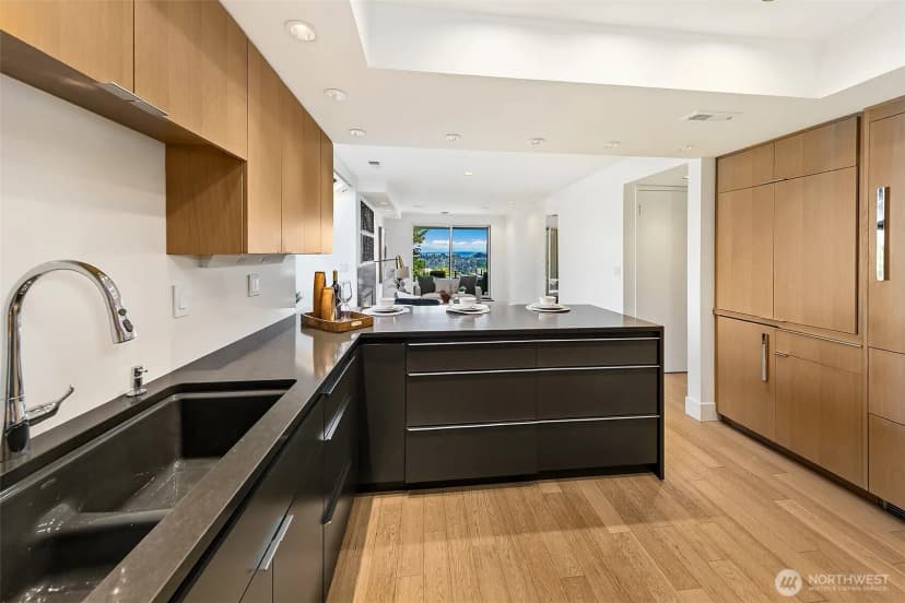 Property photo for 2400 Aurora Avenue N #210, Seattle photo 17