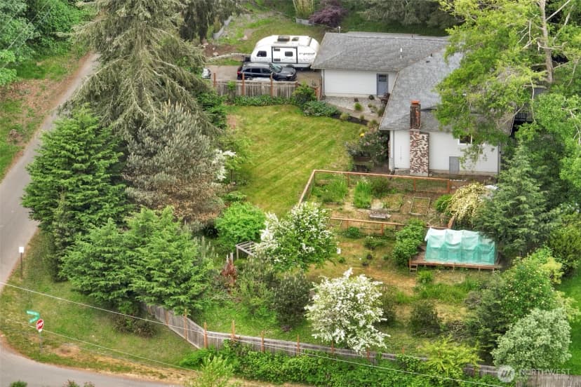 Property photo for 10414 Sw 110th Street, Vashon photo 2