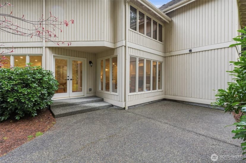 Property photo for 13799 Ne 32nd Place, Bellevue photo 35