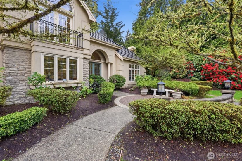 Property photo for 13799 Ne 32nd Place, Bellevue photo 4