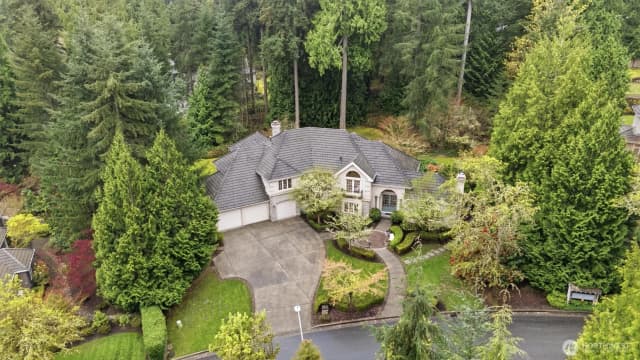 Property photo for 13799 Ne 32nd Place, Bellevue photo 2