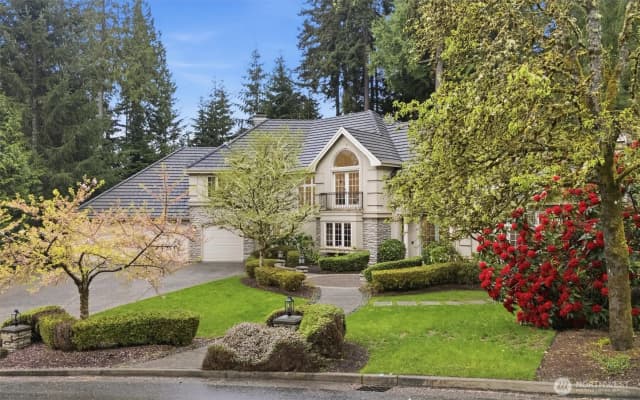 Property photo for 13799 Ne 32nd Place, Bellevue photo 3