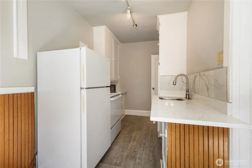 Property photo for 321 Boylston Avenue E #202, Seattle photo 10