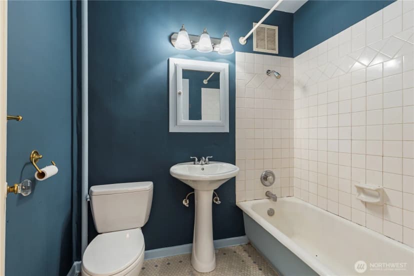 Property photo for 321 Boylston Avenue E #202, Seattle photo 17