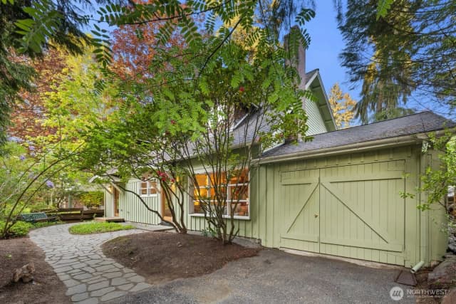 Property photo for 12746 10th Avenue Ne, Seattle photo 2