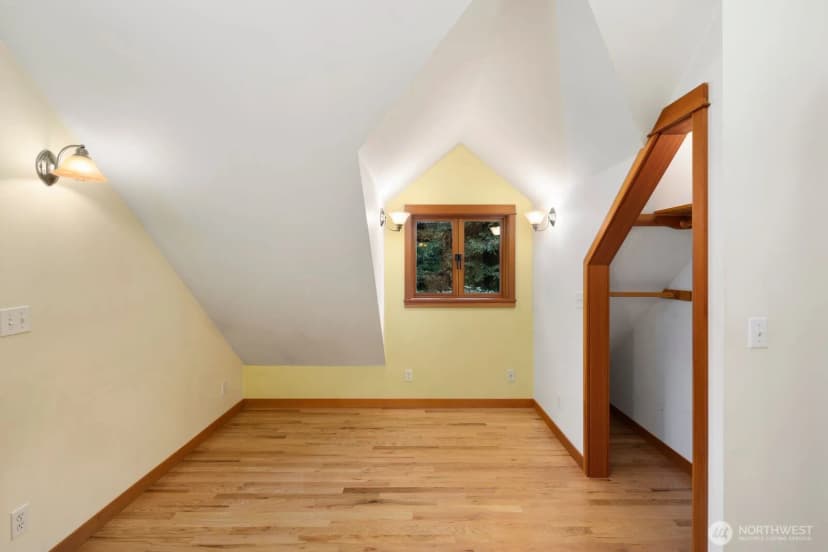 Property photo for 12746 10th Avenue Ne, Seattle photo 23