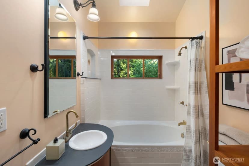 Property photo for 12746 10th Avenue Ne, Seattle photo 27