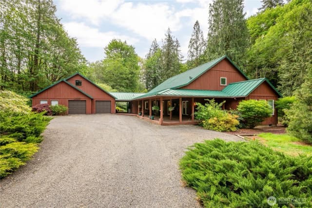 Property photo for 1975 Coal Creek Road, Longview