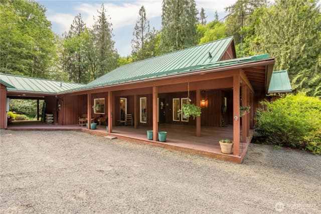 Property photo for 1975 Coal Creek Road, Longview photo 2