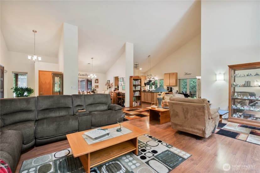 Property photo for 1975 Coal Creek Road, Longview photo 16