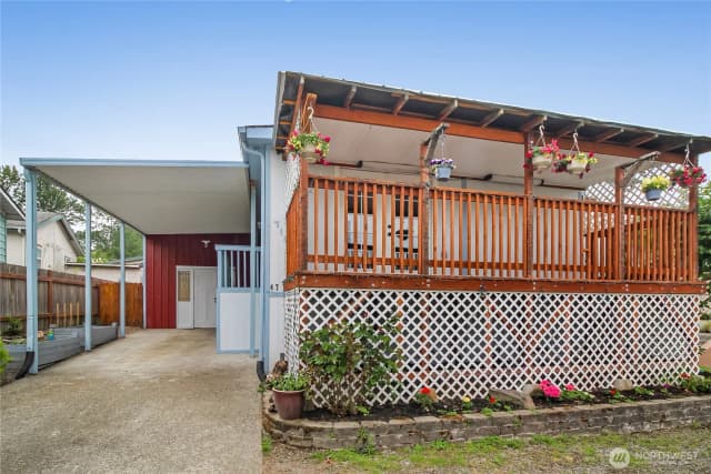 Property photo for 7112 141st Avenue E, Sumner