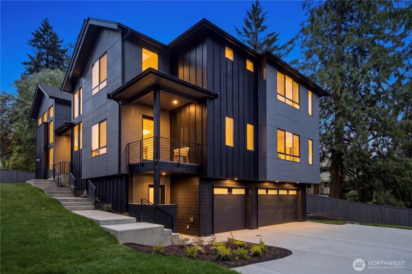 Property photo for 10411 Ne 17th Street, Bellevue photo 2