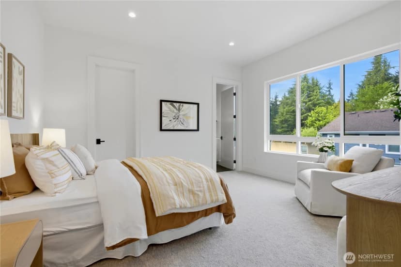 Property photo for 10411 Ne 17th Street, Bellevue photo 13