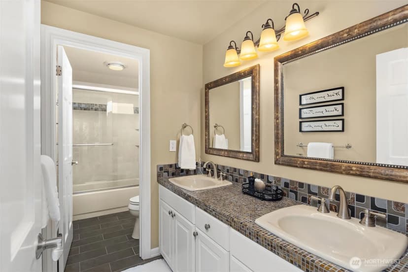 Property photo for 20724 Ne 142nd Street, Woodinville photo 31