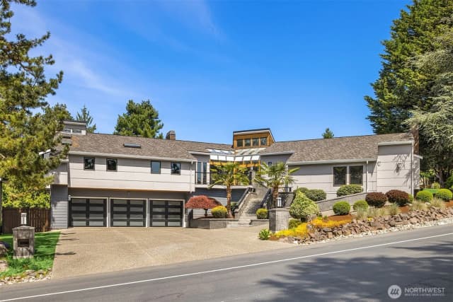 Property photo for 20724 Ne 142nd Street, Woodinville photo 4