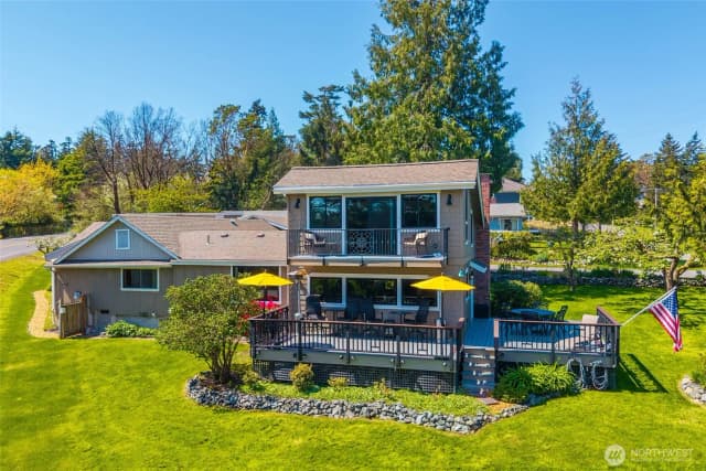 Property photo for 305 Nw Coveland Street, Coupeville photo 2