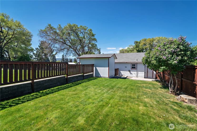 Property photo for 415 W 11th Avenue, Ellensburg photo 23