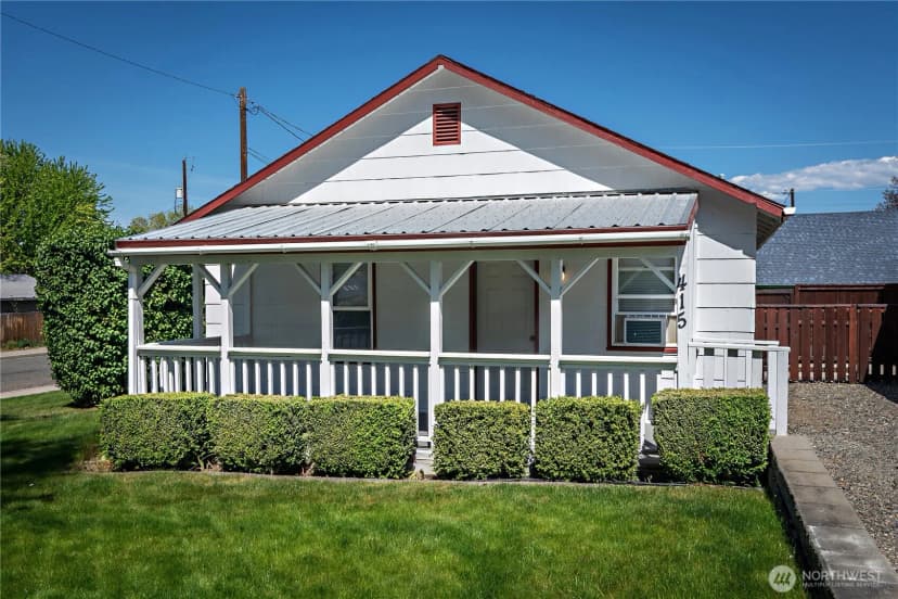 Property photo for 415 W 11th Avenue, Ellensburg photo 2