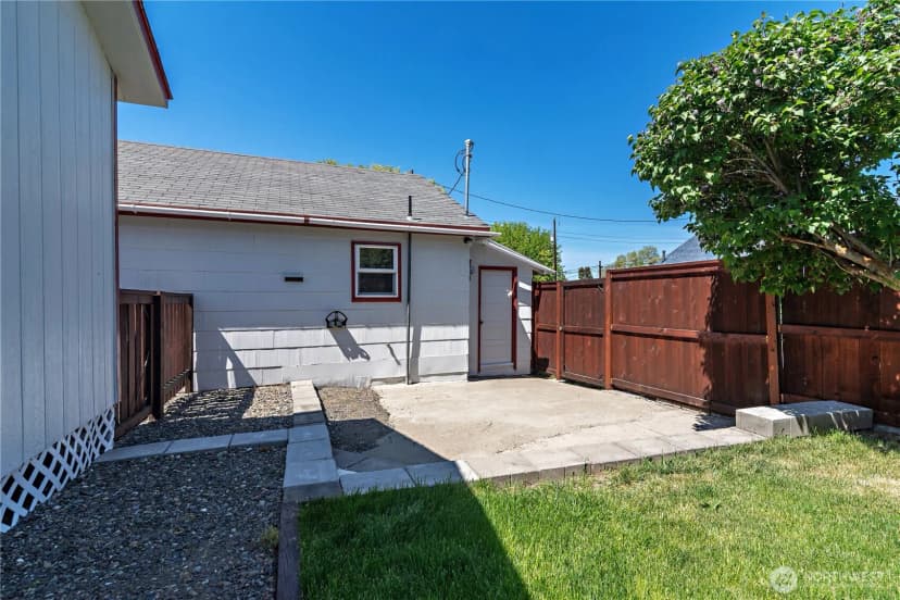 Property photo for 415 W 11th Avenue, Ellensburg photo 22
