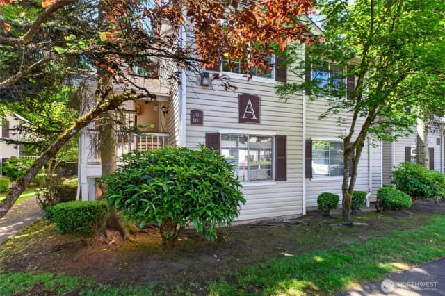Property photo for 19230 Forest Park Drive Ne #a201, Lake Forest Park