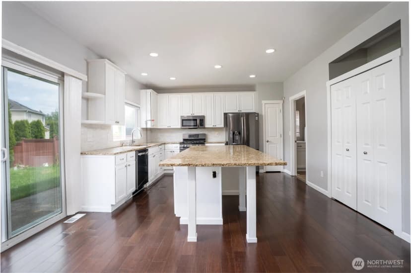 Property photo for 6533 63rd Street W, University Place photo 8