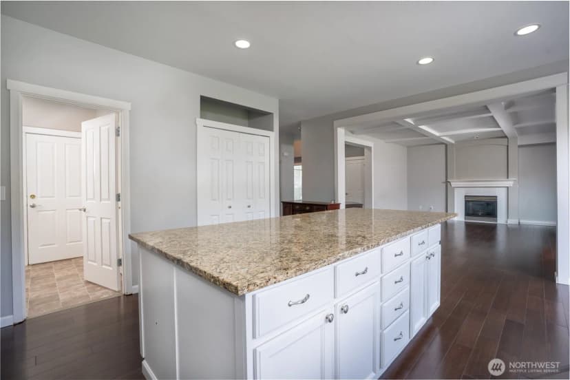 Property photo for 6533 63rd Street W, University Place photo 10