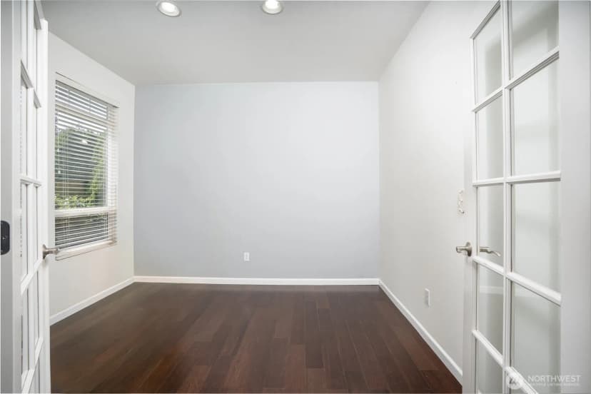 Property photo for 6533 63rd Street W, University Place photo 4