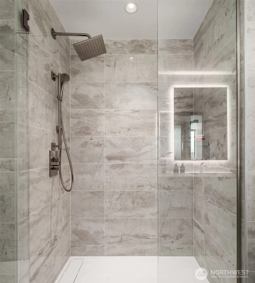 Property photo for 889 Avenue Square Ne #603, Bellevue photo 9