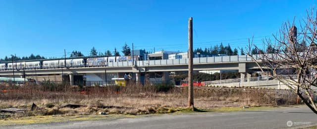 Property photo for 332 Ne 149th Street, Shoreline photo 2