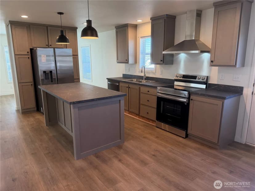 Property photo for 402 Maple Avenue #52, Sunnyside photo 2