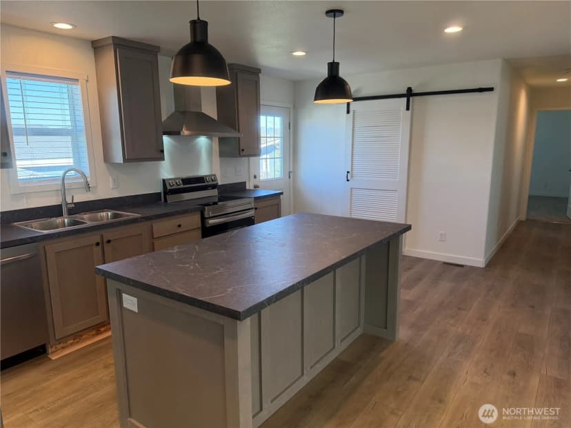 Property photo for 402 Maple Avenue #78, Sunnyside photo 4