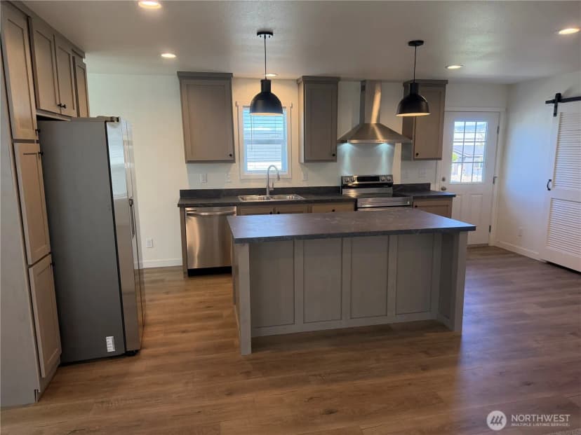 Property photo for 402 Maple Avenue #78, Sunnyside photo 5