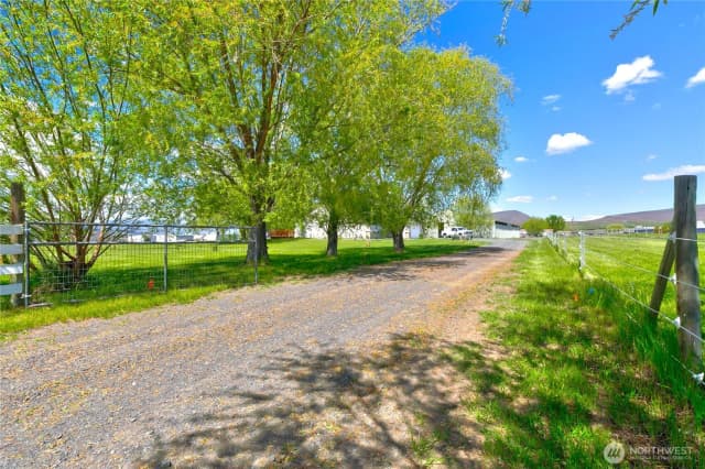 Property photo for 131 Latigo Lane, Yakima photo 3