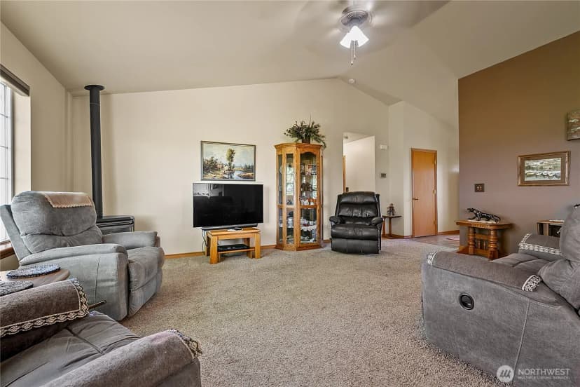 Property photo for 131 Latigo Lane, Yakima photo 18
