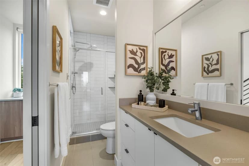 Property photo for 908 N 46th Street #f, Seattle photo 16