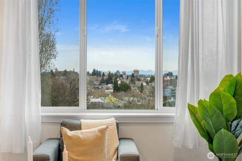 Property photo for 908 N 46th Street #f, Seattle photo 6