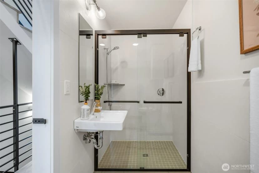 Property photo for 908 N 46th Street #f, Seattle photo 33