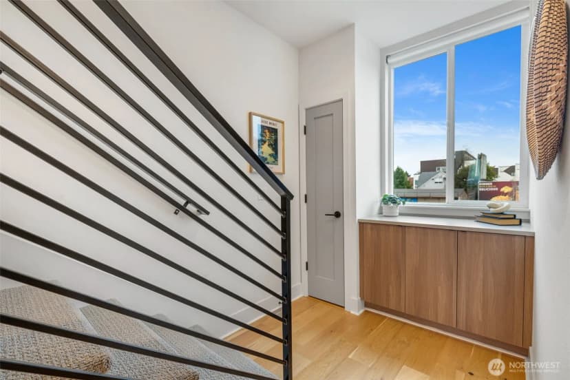 Property photo for 908 N 46th Street #f, Seattle photo 17